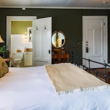 Brandt House Bed & Breakfast กรีนฟิลด์ ภายนอก รูปภาพ